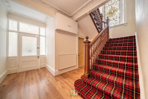 27 SHAMROCK ST DD4 7AH EDIT (49 of 68).jpg