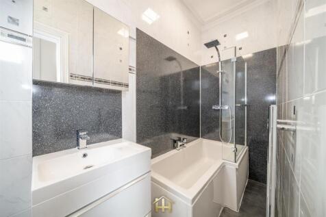 27 SHAMROCK ST DD4 7AH EDIT (45 of 68).jpg