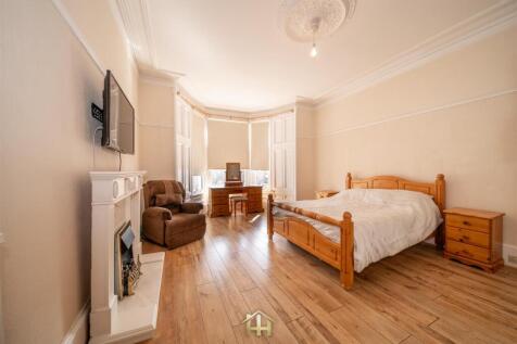27 SHAMROCK ST DD4 7AH EDIT (61 of 68).jpg