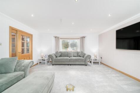 14 DUNNICHEN RD FORFAR DD8 2RQ EDIT (5 of 49).jpg