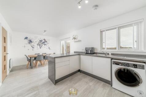 29 CASTLEVIEW PL 031125 EDIT (13 of 35).jpg