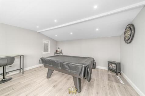 29 CASTLEVIEW PL 031125 EDIT (28 of 35).jpg