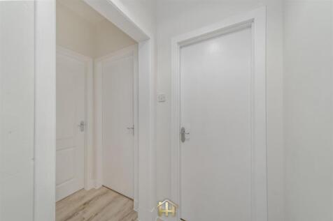 11 OGILVIE ST 201125 EDIT (4 of 20).jpg