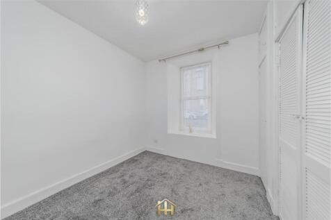 11 OGILVIE ST 201125 EDIT (5 of 20).jpg