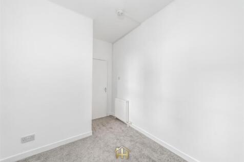 11 OGILVIE ST 201125 EDIT (8 of 20).jpg