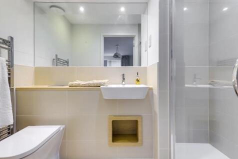 Bedroom 2 En-suite