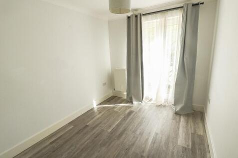 Bedroom 2 (1)