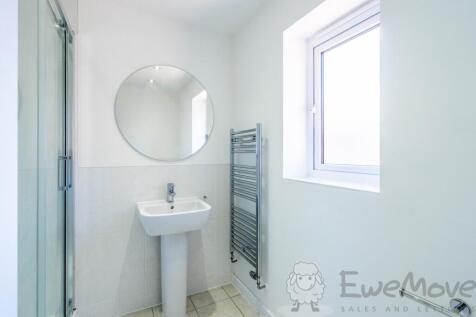 Ensuite to Bedroom Two