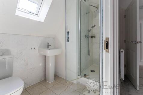 Principle Bedroom Ensuite