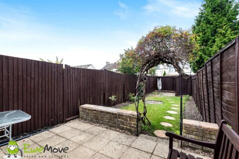 Rear garden at Regent Street Watford by Ben Brind 