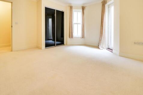 Bedroom 1 (2)