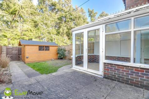 Garden by Ben Brind EweMove Sales  Lettings