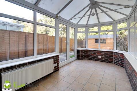 Conservatory at Hawthorn Close by Ben Brind EweMov
