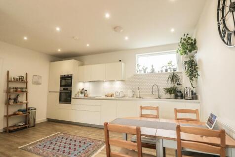 Kitchen dining