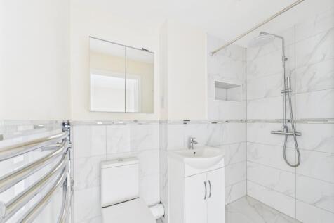 Ensuite to bedroom one