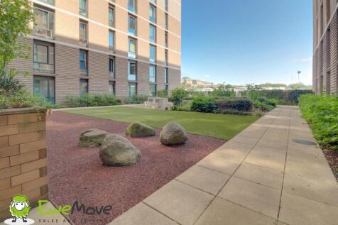 Lower Garden at Chevette Court by Ben Brind EweMov