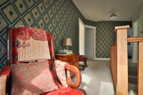 Galleried Landing with additional seating space
