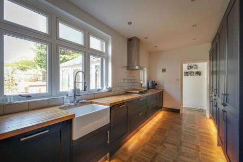belfast sink and premium wood worktops