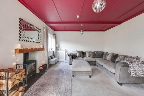 triple aspect main reception room