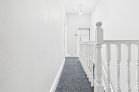 CAM03729G0-PR0139-STILL016