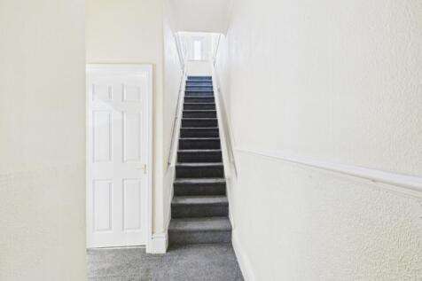 CAM03729G0-PR0167-STILL001