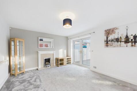 CAM02386G0-PR0151-STILL014