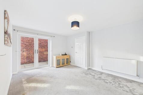 CAM02386G0-PR0151-STILL017