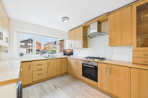 CAM02386G0-PR0151-STILL018