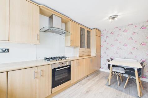 CAM02386G0-PR0151-STILL022