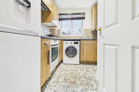 CAM03729G0-PR0175-STILL010