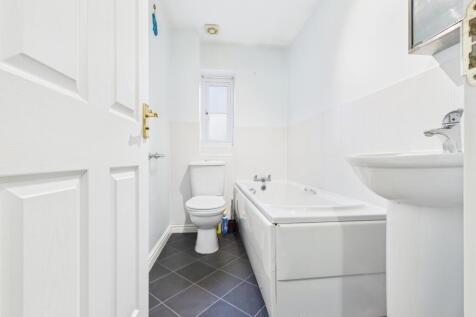 CAM03729G0-PR0175-STILL002