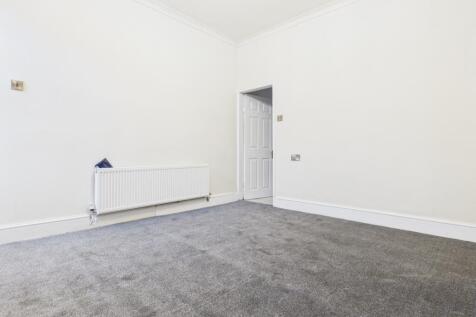 CAM03729G0-PR0180-STILL009