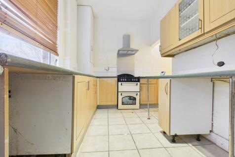 CAM03729G0-PR0180-STILL006