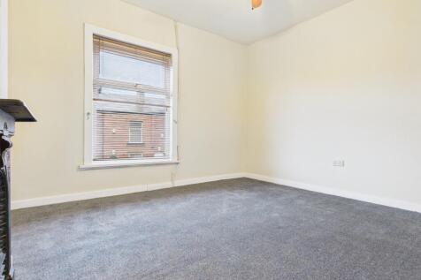 CAM03729G0-PR0180-STILL001