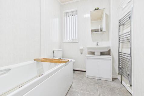 CAM03729G0-PR0182-STILL003