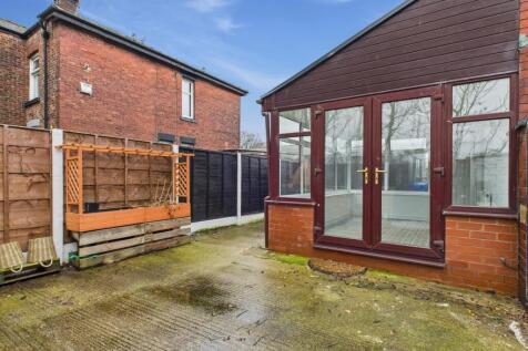 CAM03729G0-PR0182-STILL014