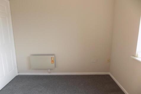 Bedroom reverse straight.JPG