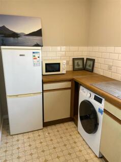 Kitchen left.jpg