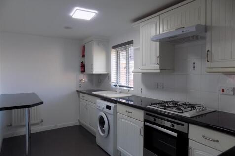 Kitchen 2.JPG