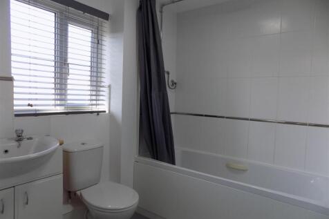 Bathroom.JPG
