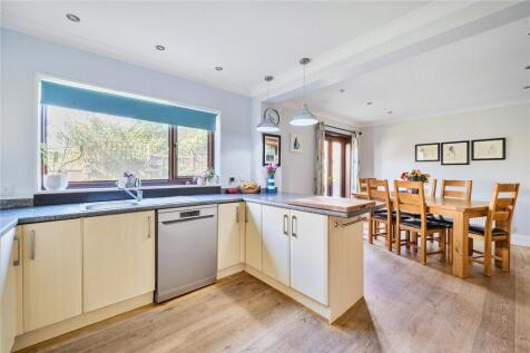 Kitchen / Dining