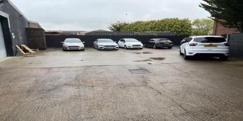 7 Robert Way Wickford.png