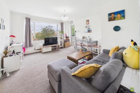 Presented by Clinton at EweMove Bexleyheath and Da