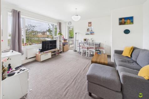 Presented by Clinton at EweMove Bexleyheath and Da