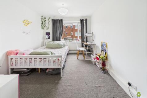 Presented by Clinton at EweMove Bexleyheath and Da