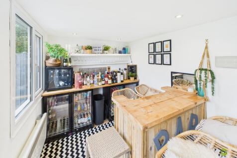 CAM02615G0-PR0125-STILL019