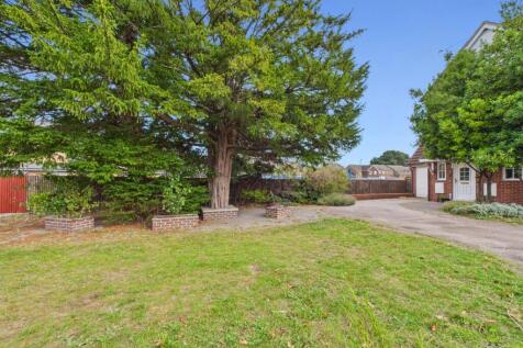 Presented by Alfie Spike of Ewemove Bexleyheath an