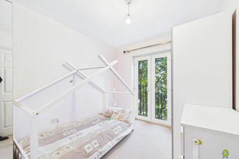 Presented by Alfie Spike of Ewemove Bexleyheath an