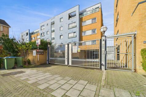 CAM03779G0-PR0311-STILL016