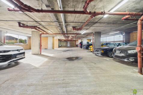 CAM03779G0-PR0311-STILL010